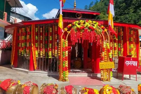 Top 5 Offbeat Temples in Uttarakhand for a Peaceful Spiritual Journey Offbeat Temples in Uttarakhand decorated with colorful flowers for a religious festival